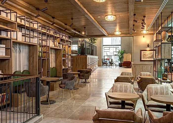 Hotel Commodore