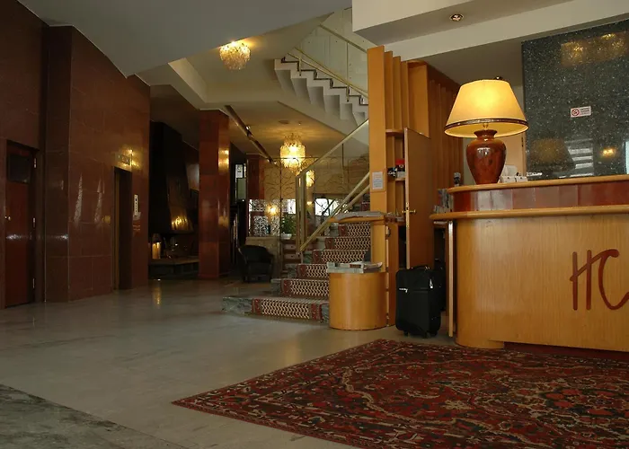 Commodore Hotel