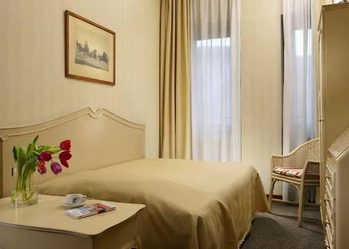 Commodore Hotel 4*